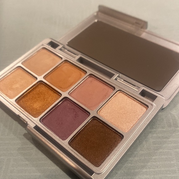 PUR On The Go Eyeshadow Palette - Picture 2 of 3
